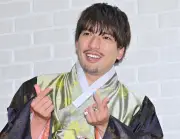 EXITりんたろー。＆本郷杏奈、第2子長女のお宮参りで家族4ショット公開