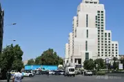 マクロン仏大統領訪問中のシリア首都で爆発、18人負傷 ホテル近くに仕掛けられた2つの爆弾