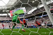 FIFA、上空カメラケーブル接触主張に「証拠なし」 W杯準々決勝イングランド同点弾めぐり