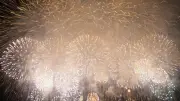花火大会でSA/PA封鎖が増加、安全対策で夏の風物詩が変貌