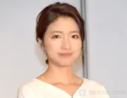 元フジ三田友梨佳アナ、夏休みに3歳長男と工作　ダンボールでパトカーと救急車