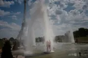 仏で約半月に5700人超の超過死亡、猛暑影響か