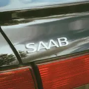『古畑任三郎』明石家さんま演じる弁護士の愛車はサーブ900！その選ばれた理由とは