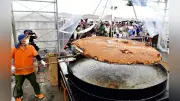 直径2m・重さ200kgの巨大コロッケ、厚沢部町の夏まつりで登場