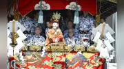 祇園祭山鉾巡行、38度の猛暑の中23基が古都を進む 稚児が大役果たす