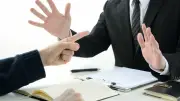 「不機嫌な職場」を科学する：グレーゾーンハラスメントが人を追い詰める