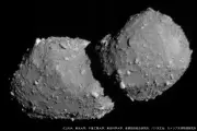 はやぶさ2が捉えた小惑星トリフネの鮮烈画像、S型小惑星の謎に迫る