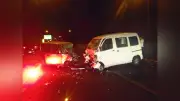 西名阪道で正面衝突、軽乗用車の男性2人死亡 逆走か
