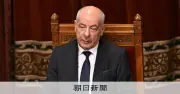 ハンガリー大統領が任期打ち切りに署名、「オルバン氏の操り人形」と批判され改憲案可決