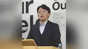 兵庫・斎藤知事の新会見室、二重窓でデモ音遮断 質疑改善