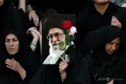 イラン、故ハメネイ師を埋葬 モジタバ師参列の情報なし 米との攻撃応酬続く