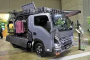 「働くクルマ」トラックを遊びに使う新提案！いすゞエルフミオカスタム車両を徹底解説