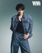 岩瀬洋志、ViViデニム企画で4ルック披露「絶対これ！」の1枚を先行公開