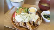 岩手県産若鶏使用のチキン南蛮定食が人気、南部マルシェ・ぞっこん広場のレストラン旬菜