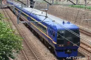 JR東日本、253系新旧デザイン並ぶ撮影会と運転体験会を開催