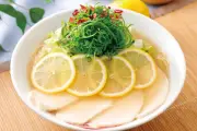 魁力屋、爽やか「冷やしレモンラーメン」7月15日発売