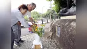 可児川豪雨災害から16年、遺族らモニュメントに献花し犠牲悼む