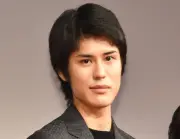寛一郎、母が元女優と初告白「すごいうそくさい芝居」に黒柳徹子も爆笑