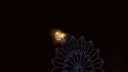 葛西臨海公園の観覧車と月の共演、ソロキャンプ夜景も紹介