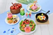 『カービィカフェ』夏季限定メニュー7月8日から9月23日まで全7種「マキシムトマト」グッズも