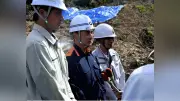 平生町土砂崩れで村岡知事が現地視察、二次災害防止へ応急対応急ぐ
