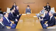 自民党内で食品消費税1％案に慎重論相次ぐ