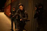 イ・ドンウク×岡田将生、コンテナ上で激突 『殺し屋たちの店2』ハイライト映像公開