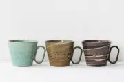 「生涯を添い遂げるマグ」新作、香川・一穂窯と共同開発－3種の釉薬で発売