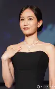 前田敦子、ジュエリーベストドレッサー賞30代部門受賞 流行語大賞への意気込み語る