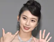 牧野真莉愛、3週ぶり『ラヴィット！』生出演でヤンキースタジアムのファールボールをお土産に