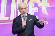 松本人志、大腸腫瘍切除手術を報告「腸が飛び出てる」 生配信で赤裸々告白