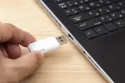三重県でUSBメモリ47本からウイルス検出、4本が不正アクセス被害