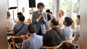 三田明さん、吉田正音楽記念館名誉館長就任記念ミニコンサート開催