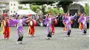 盛岡さんさ踊りの成功祈り奉納、三ツ石神社でミスさんさ踊りら華麗に舞う
