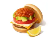 モスバーガー、アボカドタコスバーガーとブラックアンガスバーガーを7月15日発売