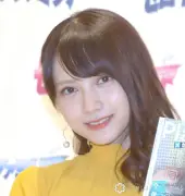 桃月なしこ、金髪ボブの自撮りオフショット公開にファン歓喜「金髪ショートにしたすぎる」