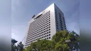 すれ違いで腹部殴打の疑い、国家公務員を逮捕「肩が当たっただけ」と否認