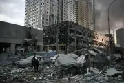 NATOサミット前夜にキーウ攻撃、14人死亡 ゼレンスキー氏が防空強化を緊急要請