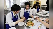 新潟県の米粉ラーメン開発プロジェクト第2弾、夏向け新メニューを高校生が試食