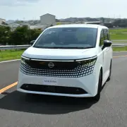 日産、16年ぶりフルモデルチェンジの新型エルグランド発売 先行受注6000台超
