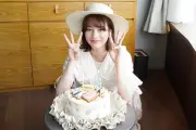 のん、『Tokyo middle 30』撮影現場でサプライズ誕生日祝福 “33”ポーズのオフショット公開
