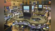 NYダウ537ドル高、3日連続上昇 5万2747ドル