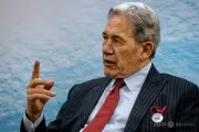 NZ外相、中国系議員への「帰国」発言を徹底擁護、中国大使館が抗議