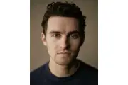 『オブセッション 災愛』主演マイケル・ジョンストン、リモート舞台挨拶決定