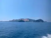 人口27人の島・男鹿島をガチ検証「まじで何もねぇ！」でもテンション上がる廃墟と錆バスの現実