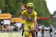 ポガチャル、ツール・ド・フランスで最多タイ5度目の総合優勝 史上最年少