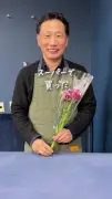 プロが教えるスーパーの花の生け方コツ「高見え」テクニックが話題