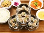 崎陽軒「中華食堂」が横浜駅ポルタでリニューアルオープン、7月30日に大テーブル導入や新メニュー「シウマイ大満足定食」