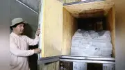六甲山で3年ぶり「天然のクーラー」氷室開き、約10トンの氷で涼む