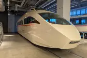 ロマンスカーVSEの設計過程を公開、初公開の模型やスケッチ展示